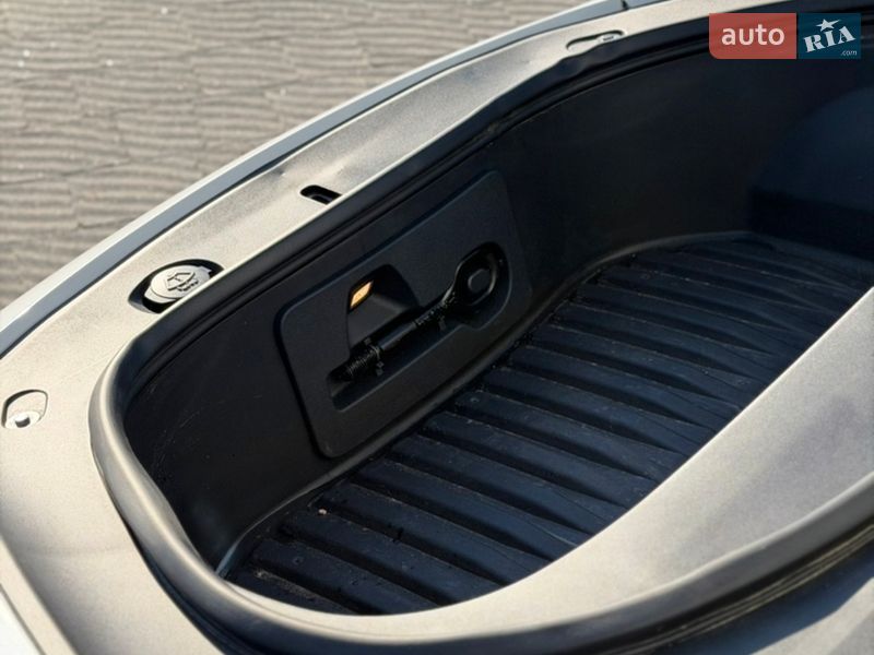 Седан Tesla Model 3 2024 в Львове фото 21 Седан Tesla Model 3 2024 в Львове