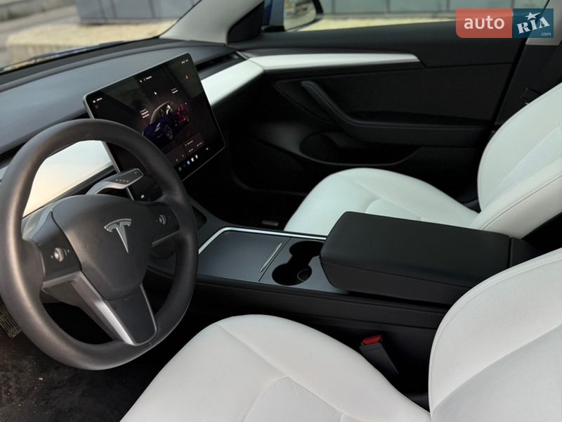 Седан Tesla Model 3 2022 в Одесі