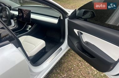 Седан Tesla Model 3 2020 в Збаражі