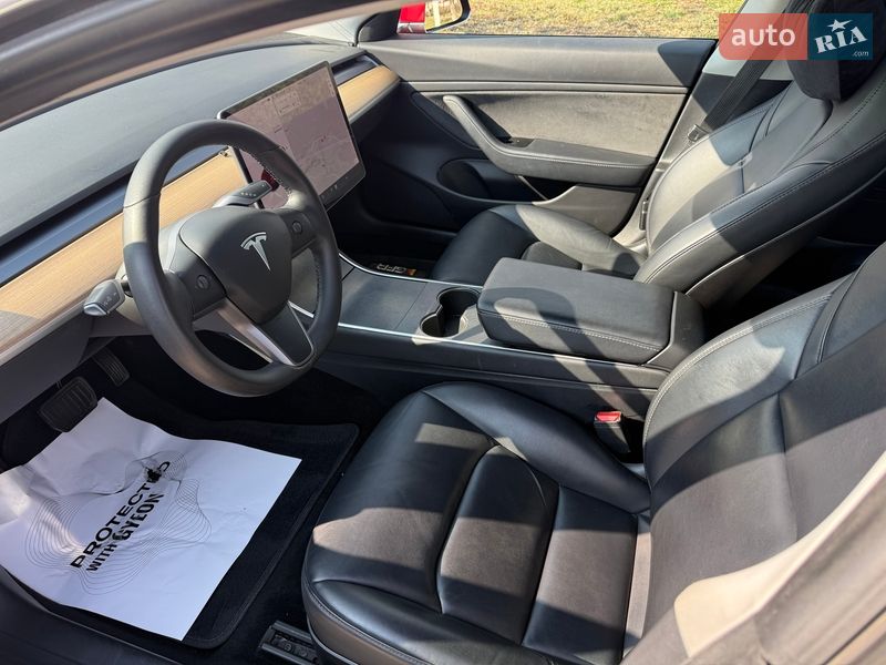 Седан Tesla Model 3 2020 в Коломиї