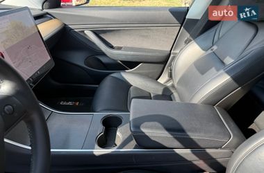 Седан Tesla Model 3 2020 в Коломиї
