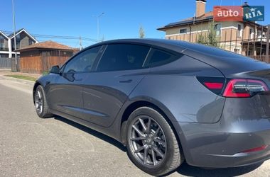 Седан Tesla Model 3 2022 в Киеве