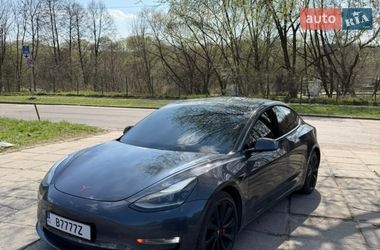 Седан Tesla Model 3 2021 в Львове