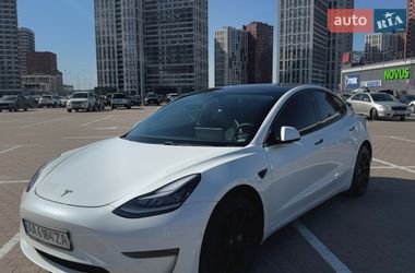 Седан Tesla Model 3 2020 в Киеве