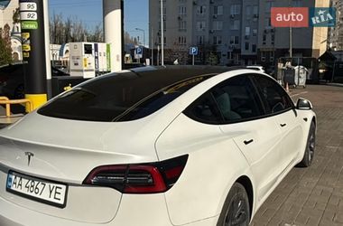Седан Tesla Model 3 2021 в Киеве