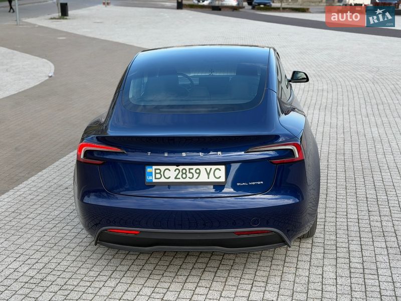 Седан Tesla Model 3 2024 в Львове