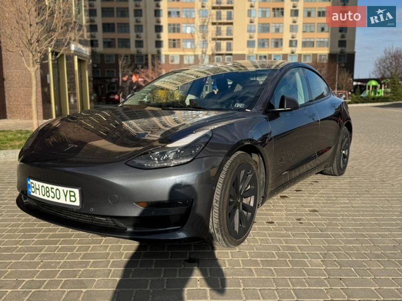 Седан Tesla Model 3 2022 в Одессе