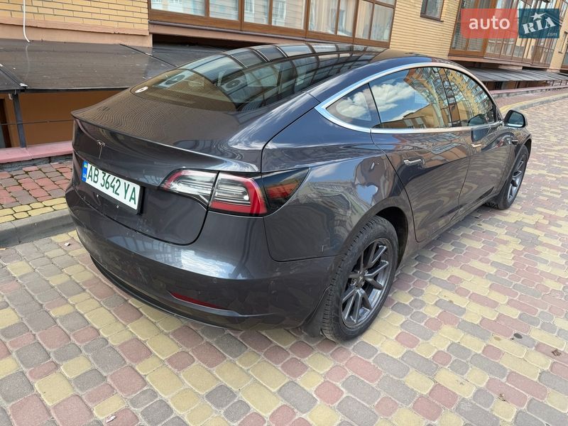 Седан Tesla Model 3 2018 в Вінниці