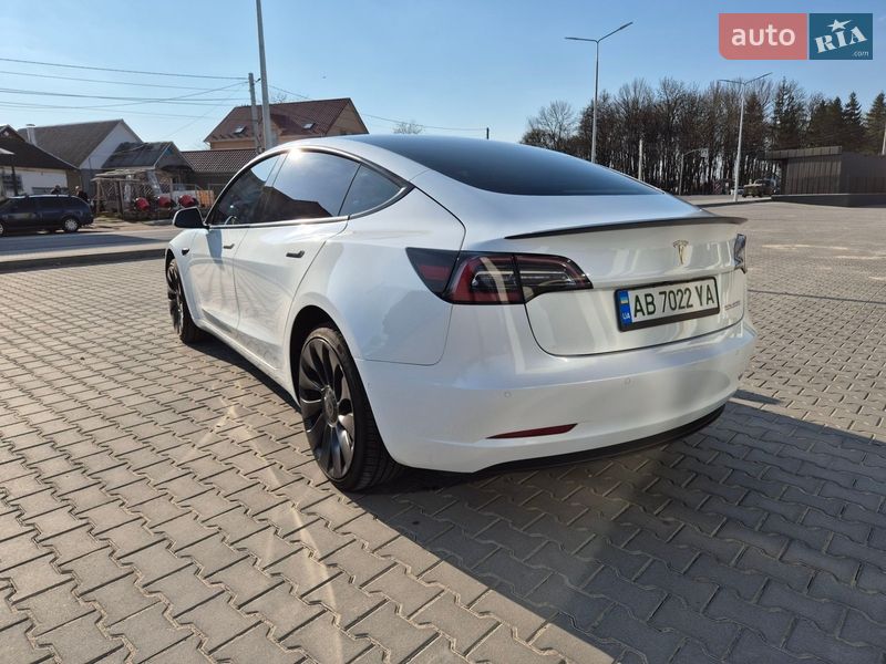 Седан Tesla Model 3 2022 в Виннице