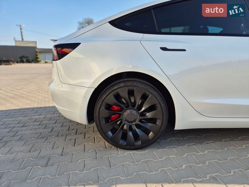 Седан Tesla Model 3 2022 в Виннице