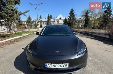 Седан Tesla Model 3 2024 в Ивано-Франковске
