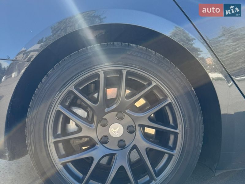 Седан Tesla Model 3 2024 в Ивано-Франковске
