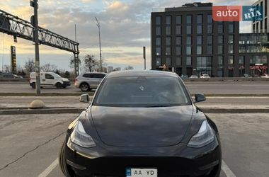 Седан Tesla Model 3 2023 в Києві