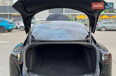 Седан Tesla Model 3 2023 в Києві