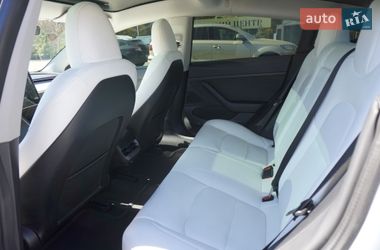 Седан Tesla Model 3 2019 в Киеве