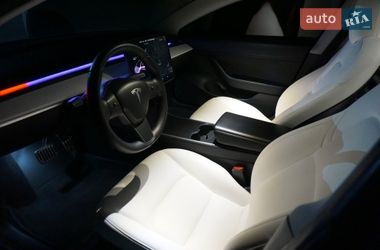 Седан Tesla Model 3 2019 в Киеве