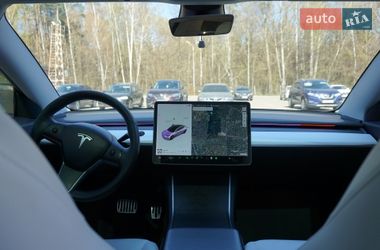 Седан Tesla Model 3 2019 в Киеве