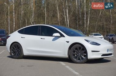 Седан Tesla Model 3 2019 в Киеве