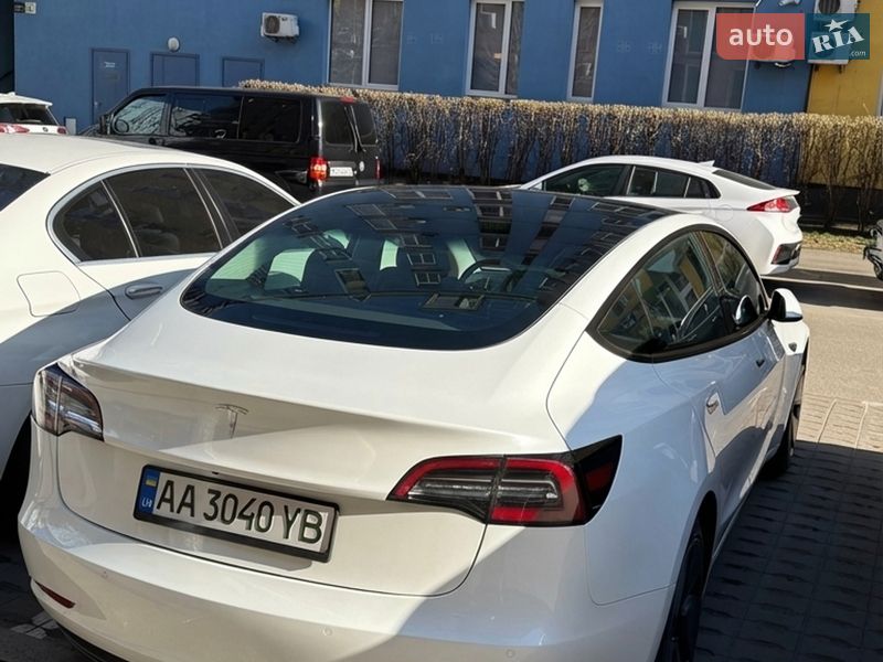 Седан Tesla Model 3 2020 в Києві