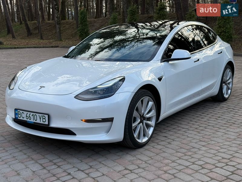 Седан Tesla Model 3 2020 в Дрогобыче