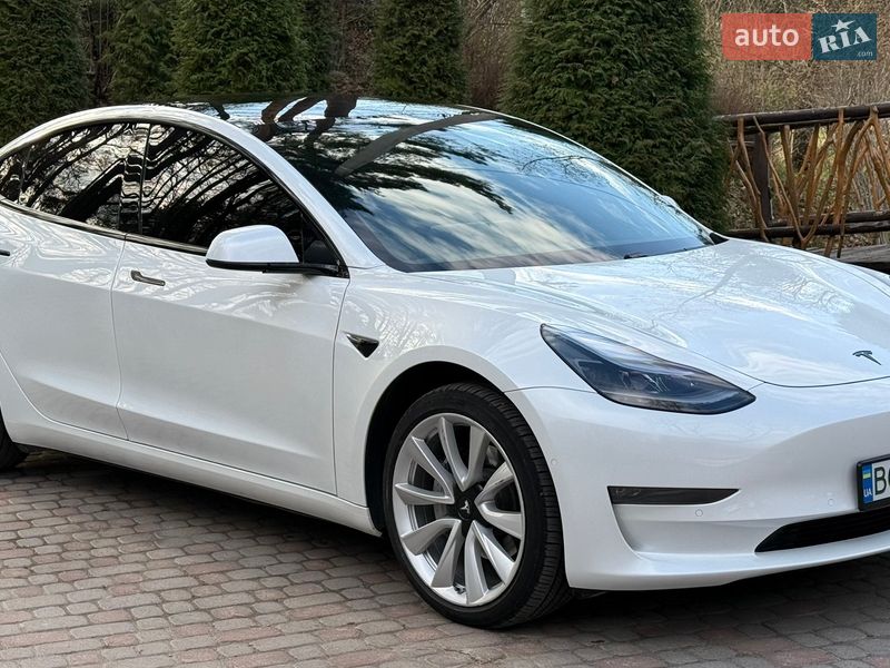Седан Tesla Model 3 2020 в Дрогобыче