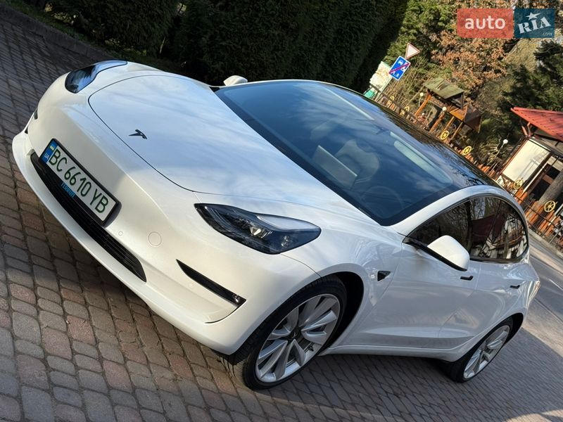 Седан Tesla Model 3 2020 в Дрогобыче