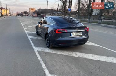Седан Tesla Model 3 2020 в Радомишлі
