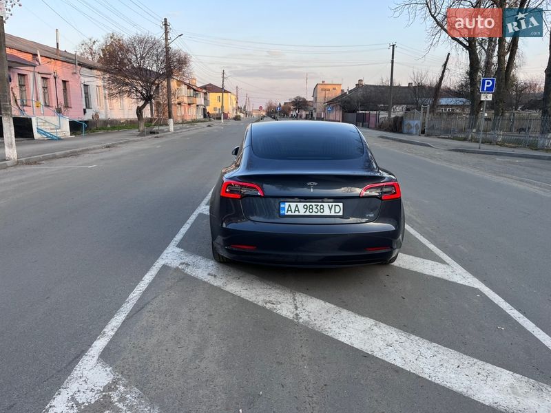 Седан Tesla Model 3 2020 в Радомишлі