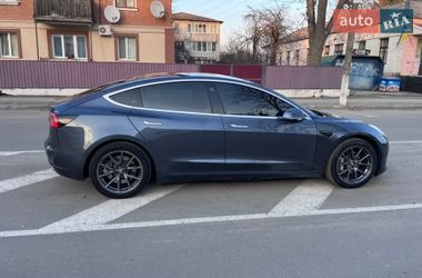 Седан Tesla Model 3 2020 в Радомишлі