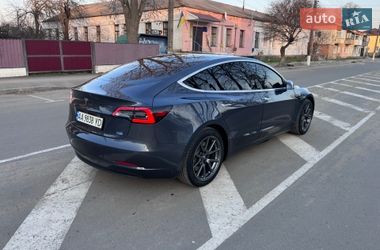 Седан Tesla Model 3 2020 в Радомишлі