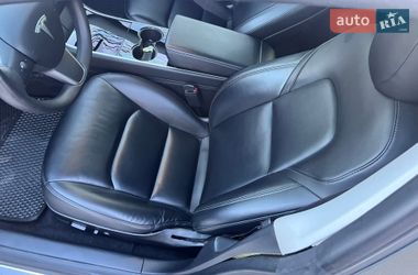 Седан Tesla Model 3 2020 в Радомишлі