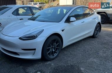 Седан Tesla Model 3 2022 в Києві