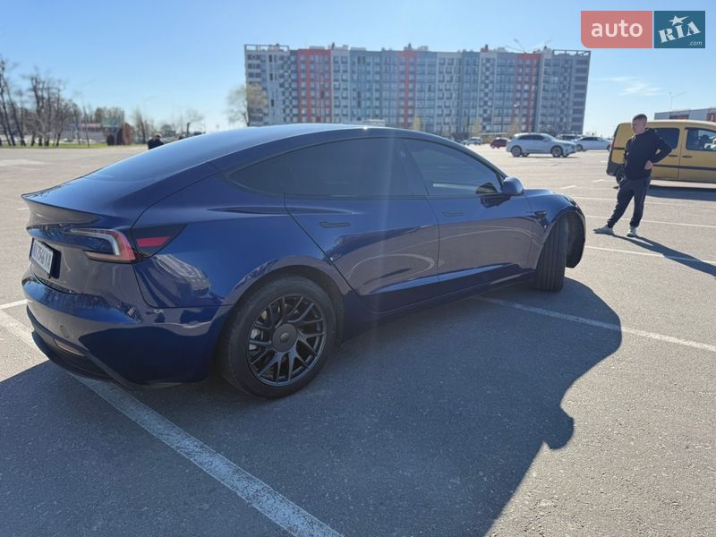 Седан Tesla Model 3 2024 в Киеве
