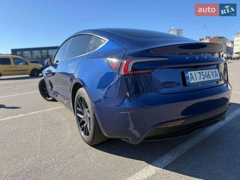 Седан Tesla Model 3 2024 в Киеве