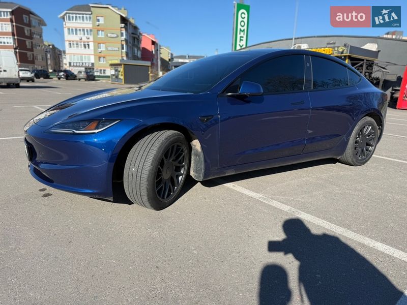 Седан Tesla Model 3 2024 в Киеве