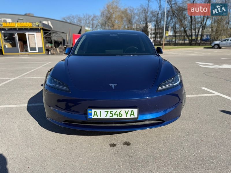 Седан Tesla Model 3 2024 в Киеве