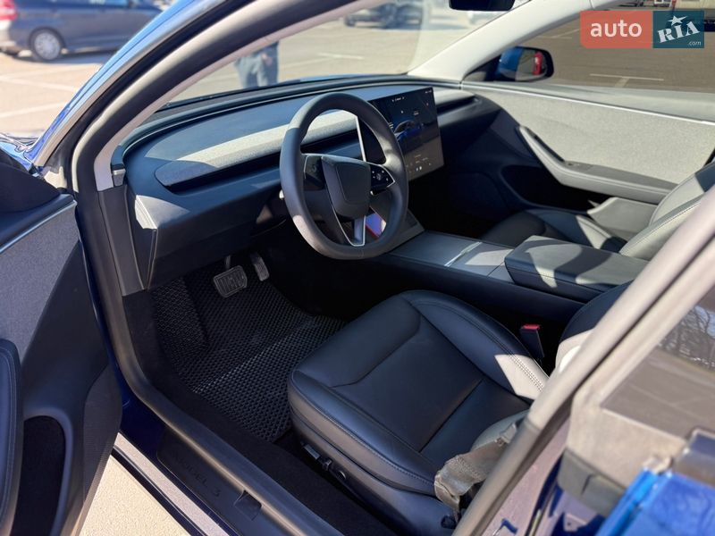 Седан Tesla Model 3 2024 в Киеве