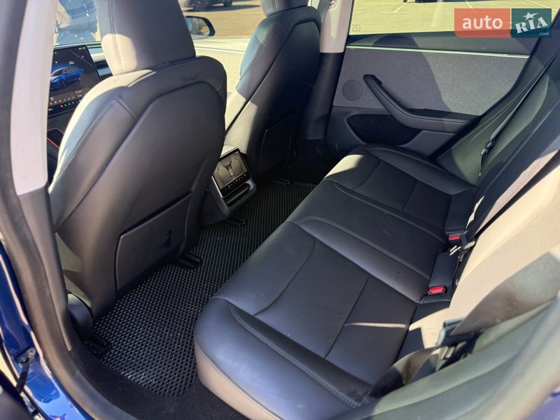 Седан Tesla Model 3 2024 в Киеве