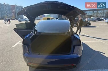 Седан Tesla Model 3 2024 в Киеве