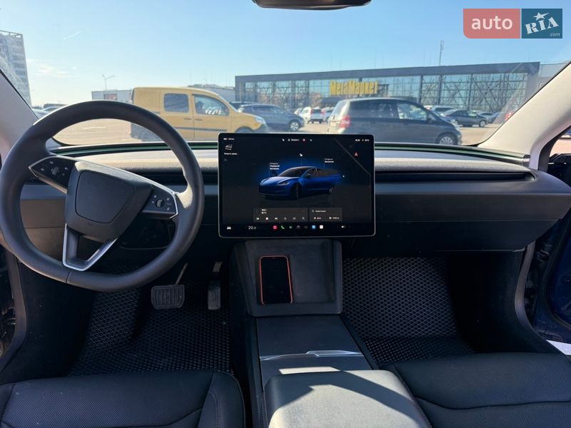 Седан Tesla Model 3 2024 в Киеве