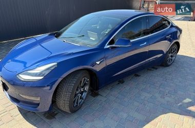Седан Tesla Model 3 2018 в Смілі