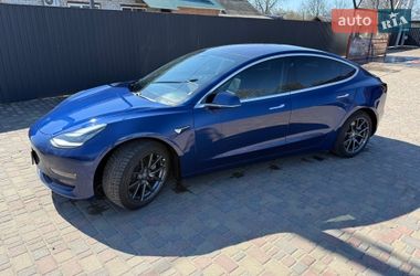Седан Tesla Model 3 2018 в Смілі