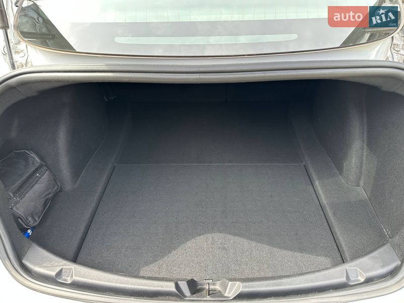 Седан Tesla Model 3 2018 в Кривом Роге
