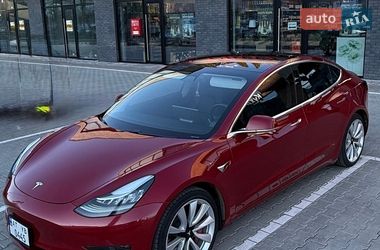 Седан Tesla Model 3 2018 в Івано-Франківську