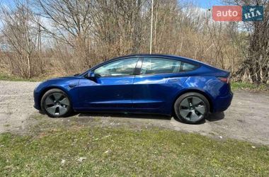 Седан Tesla Model 3 2023 в Львове