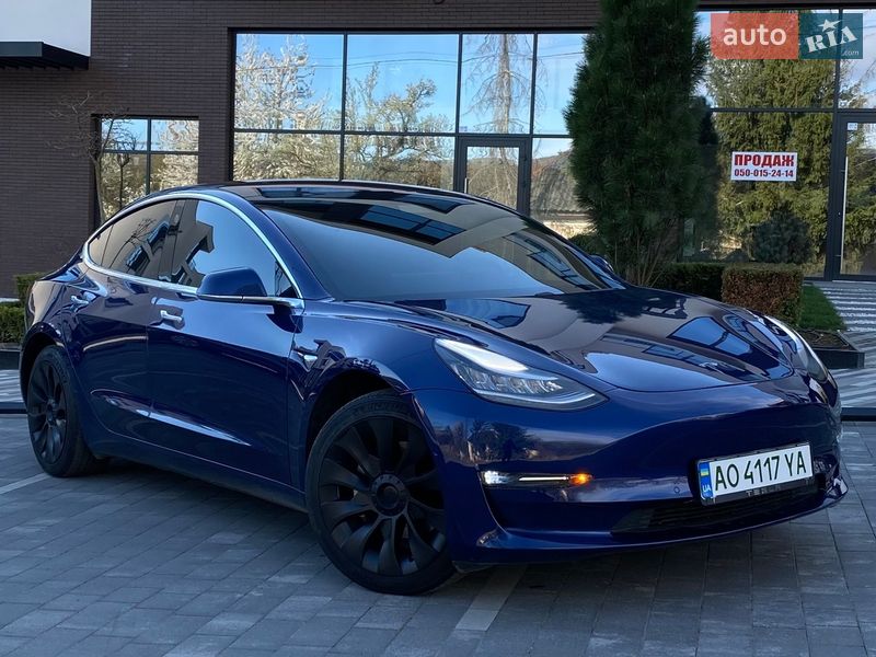 Седан Tesla Model 3 2019 в Ужгороде