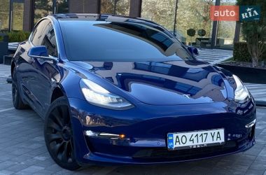 Седан Tesla Model 3 2019 в Ужгороде