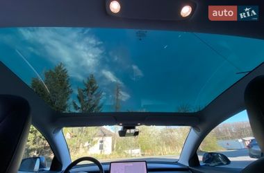Седан Tesla Model 3 2019 в Ужгороде