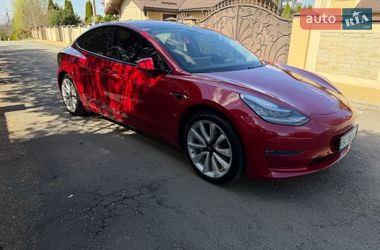 Седан Tesla Model 3 2018 в Львове