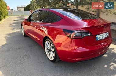 Седан Tesla Model 3 2018 в Львове